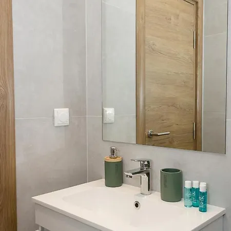 Apartament Brand New Modern 1bd Flat With Parking In Chayka By Flat Mаnager